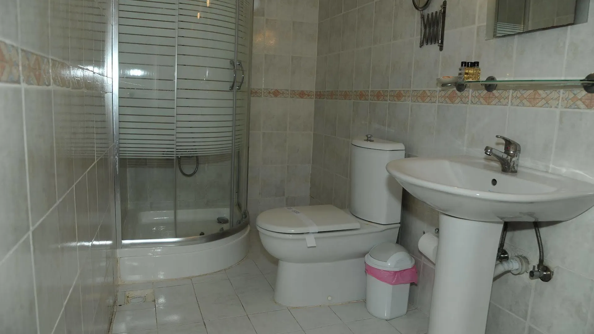 ** Couette-café Hotel Dorukhan Kusadası Turquie