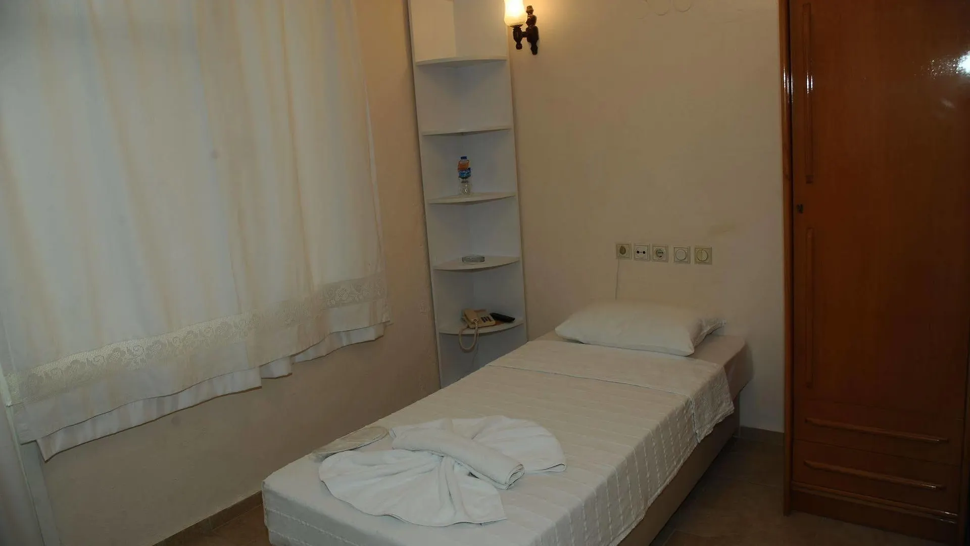 Hotel Dorukhan Кушадасы 2*,