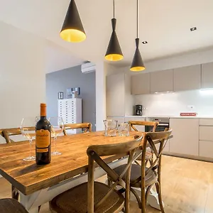 rent-top-apartments-rambla-catalunya-barcelona.catalonia-hotels.com/